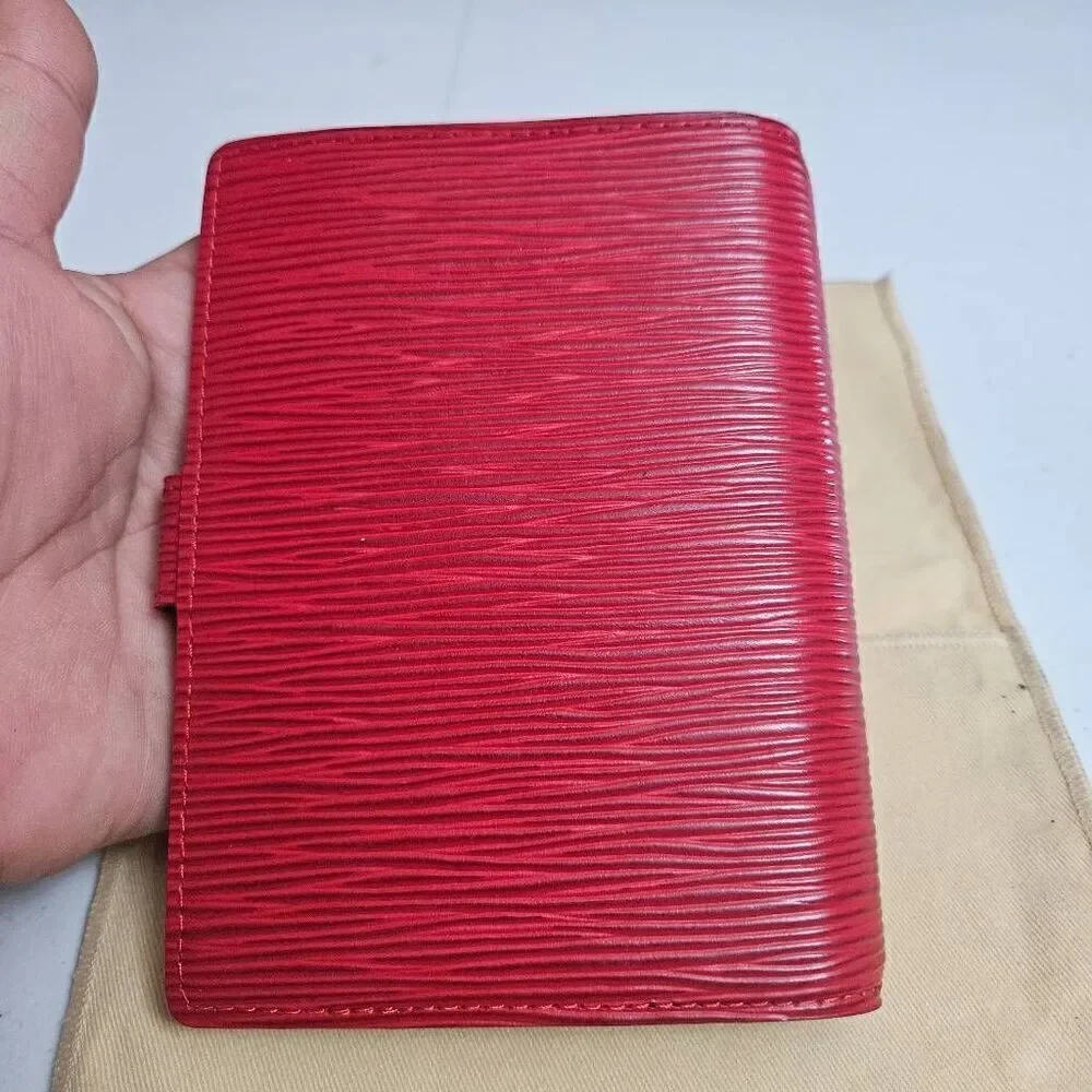 Louis Vuitton epi agenda wallet